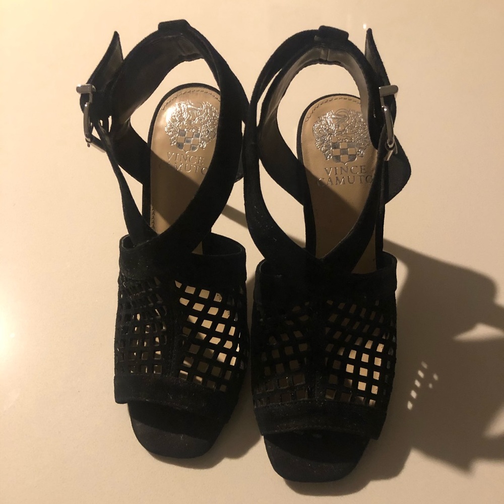Vince Camuto VP-Peveli Shoes - good condition!